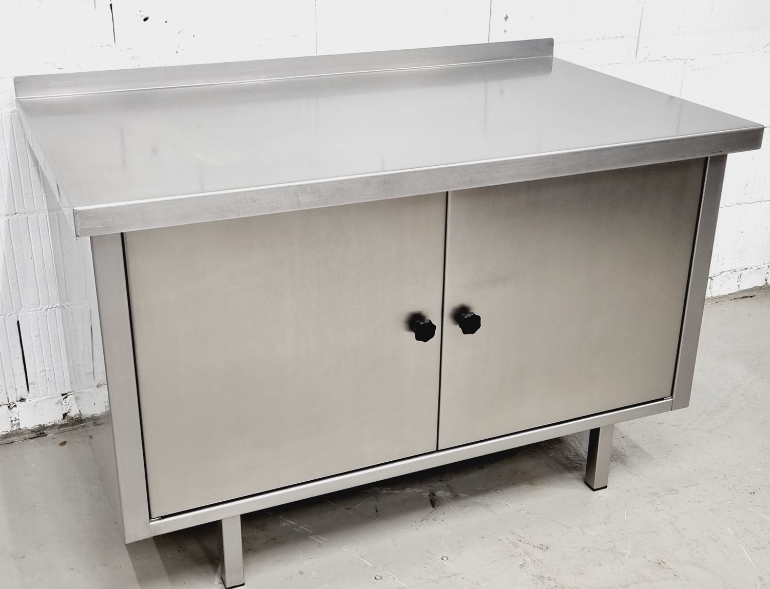 Arbeitstisch AT 1400 mit Edelstahlplatte