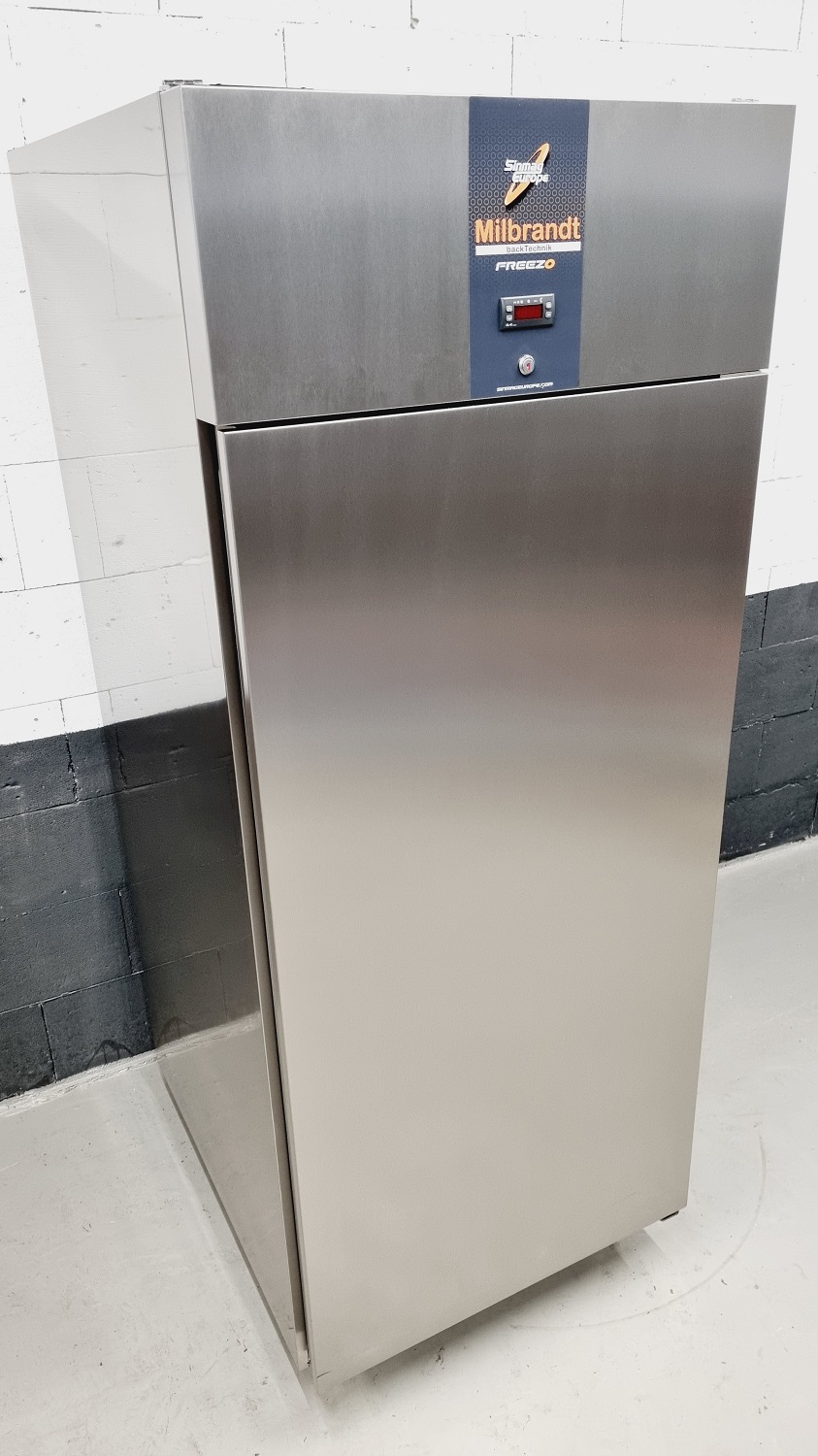 Backwarentiefkühlschrank 680F  NEU