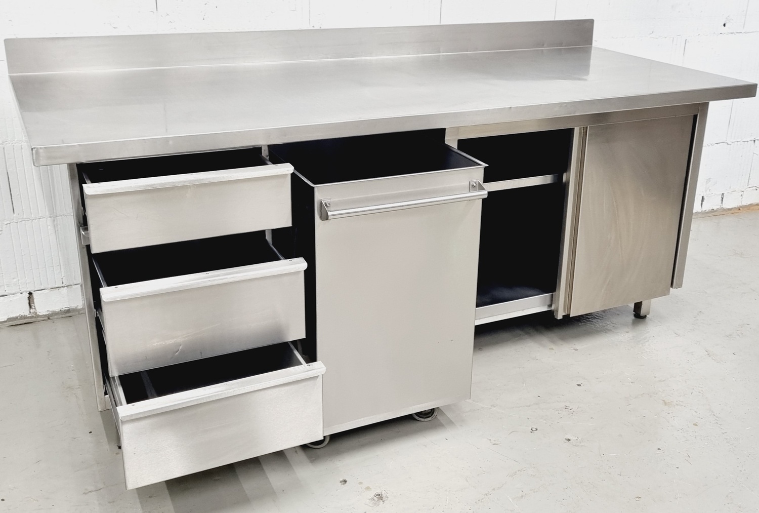 Arbeitstisch AT 2000 mit Edelstahlplatte und Schubladen