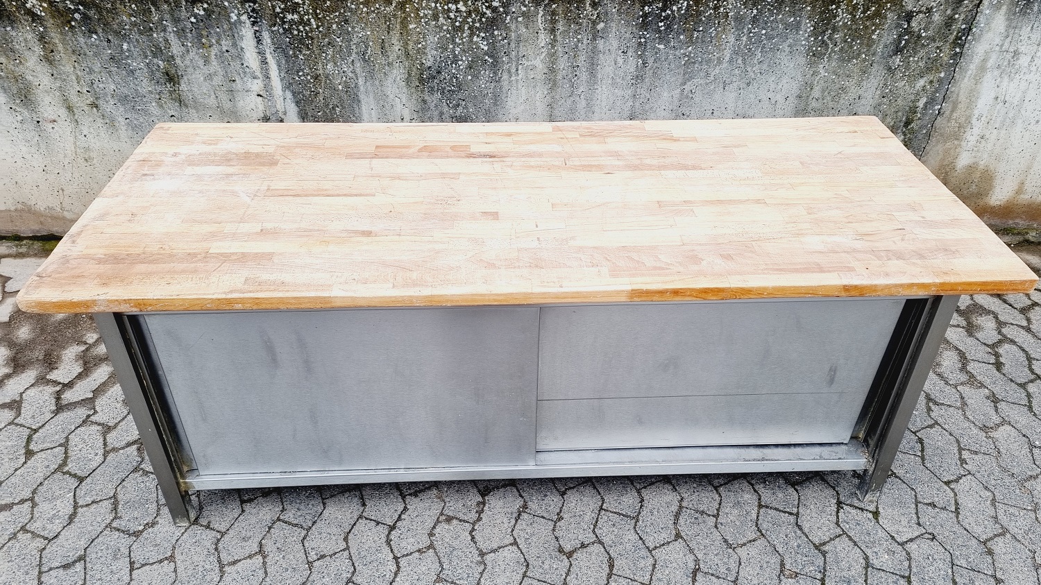 Arbeitstisch AT 2000 mit Buchenholzplatte und Schiebetür