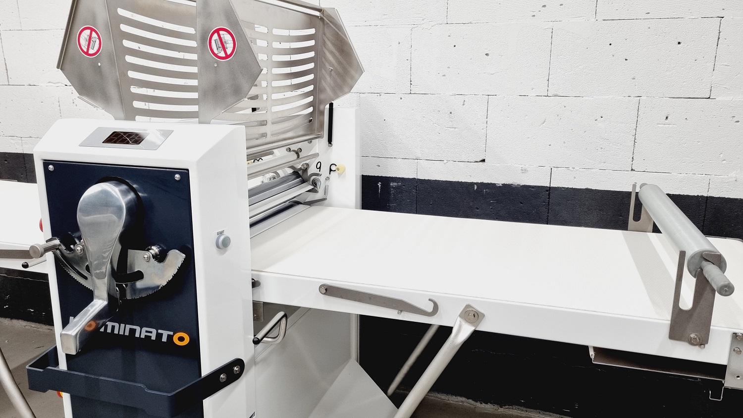 Ausrollmaschine Sinmag Laminato 650 NEU Ausrollmaschine Sinmag Laminato 650 NEU