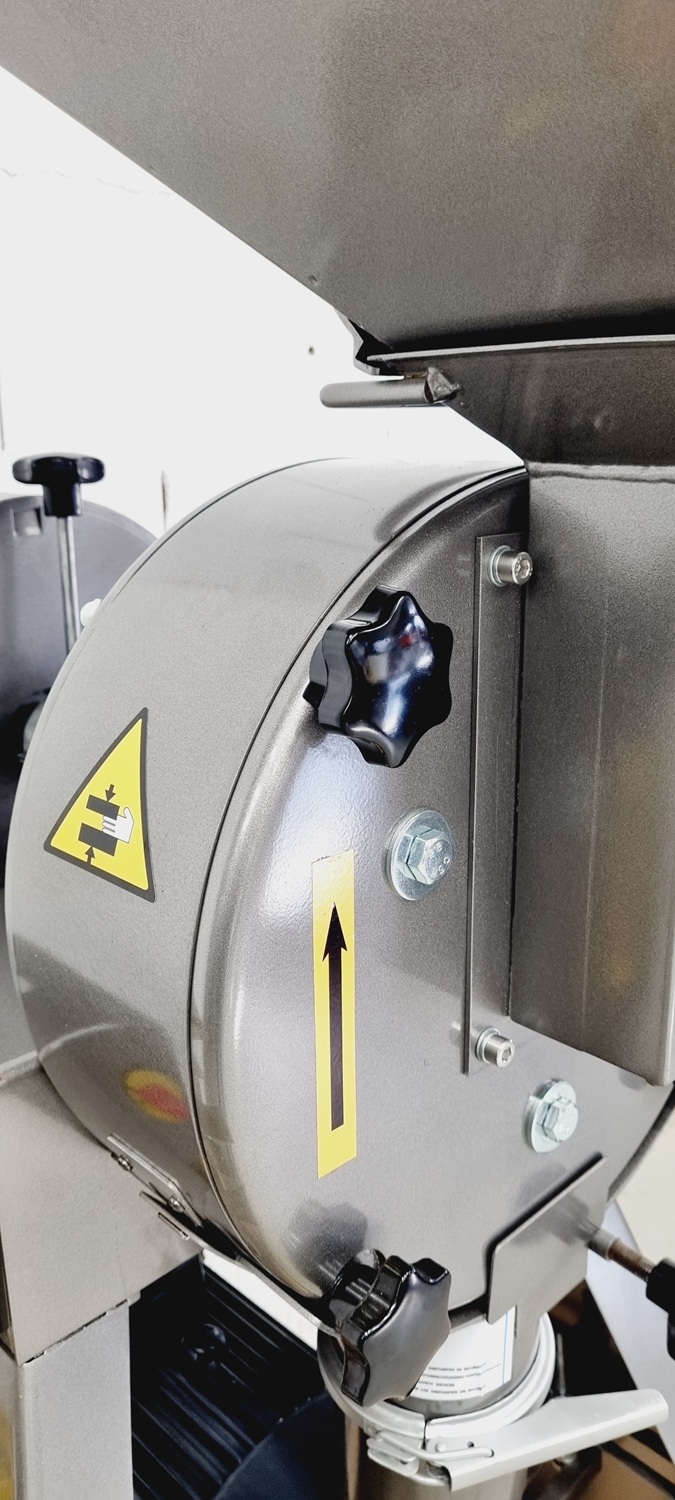 Getreidemühle Schnitzer SMB 300