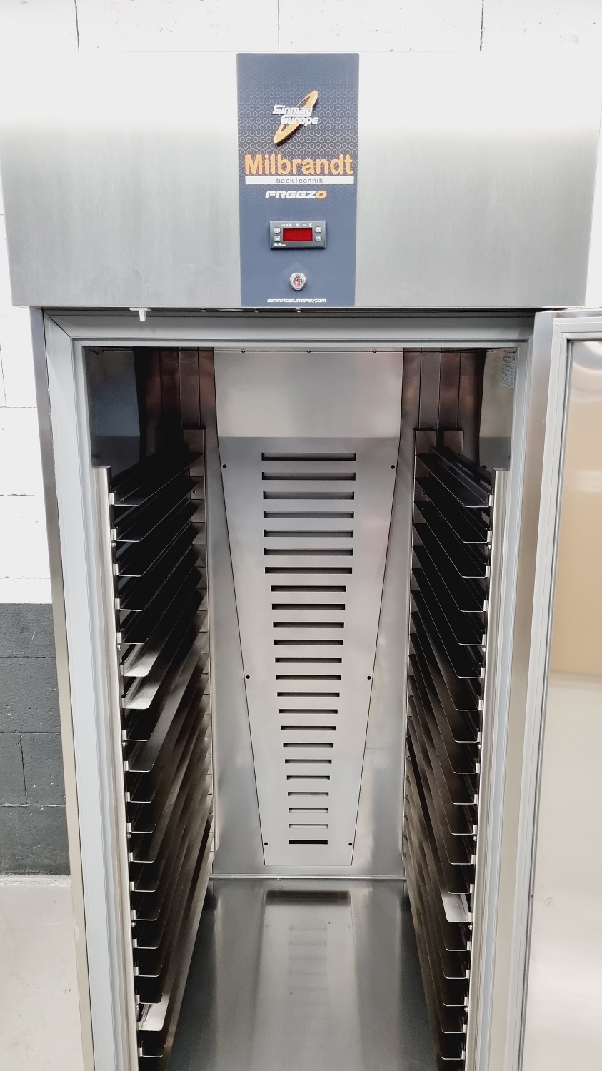 Backwarentiefkühlschrank 680F  NEU