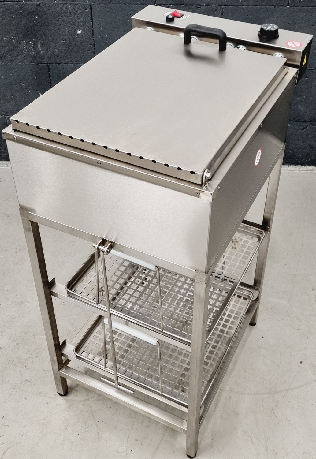 Fettbackgerät F 24 Standmodell NEU Fettbackgerät F 24 Standmodell NEU