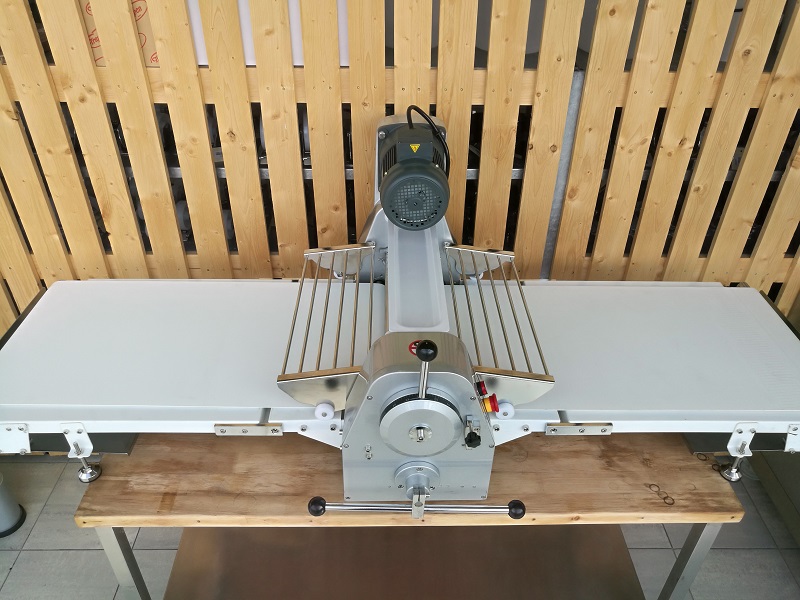 Ausrollmaschine SM 520 NEU