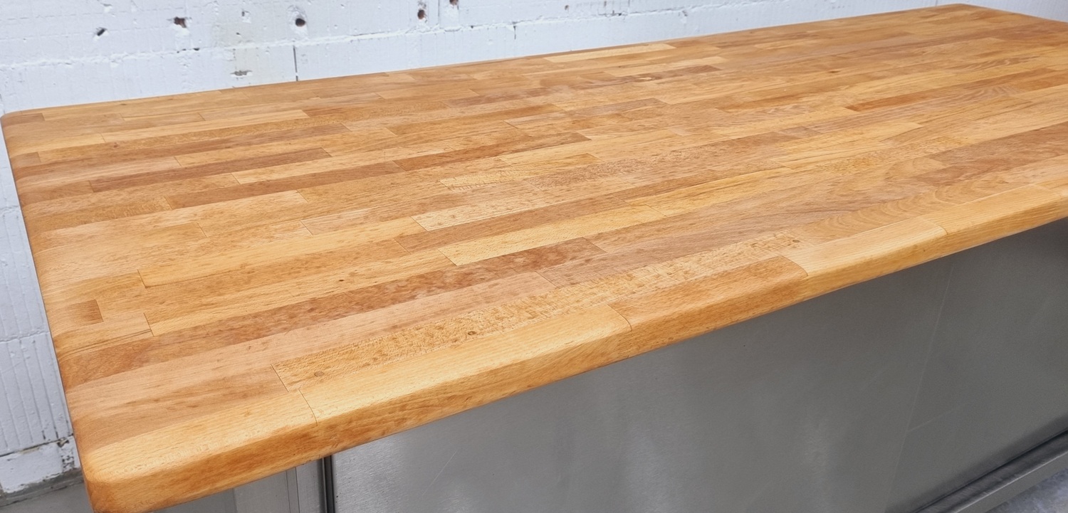 Arbeitstisch AT 2000 mit Buchenholzplatte und Schiebetür