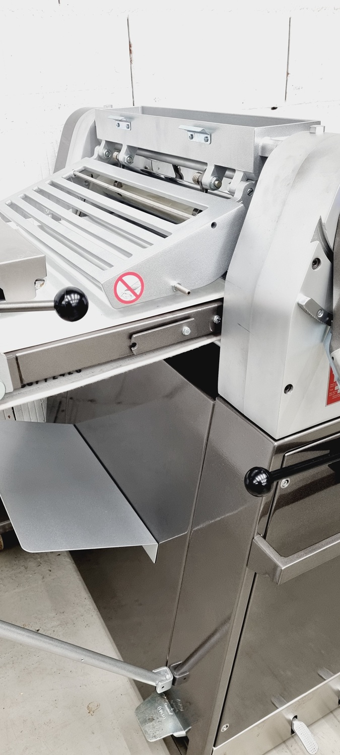 Ausrollmaschine Fritsch Rollfix 3W-630