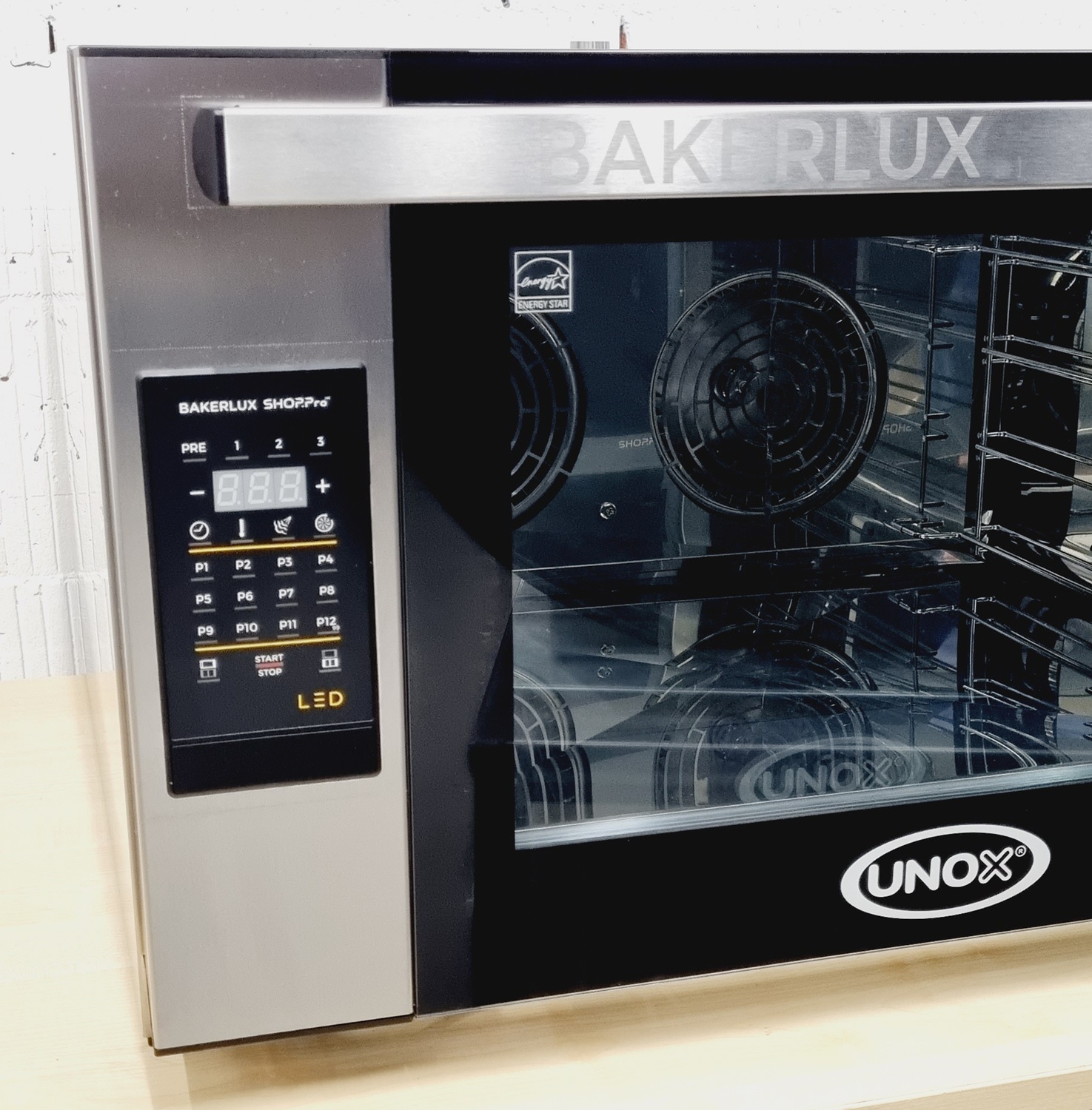 Ladenbackofen Unox Bakerlux 4 Shop.Pro LED   Neu