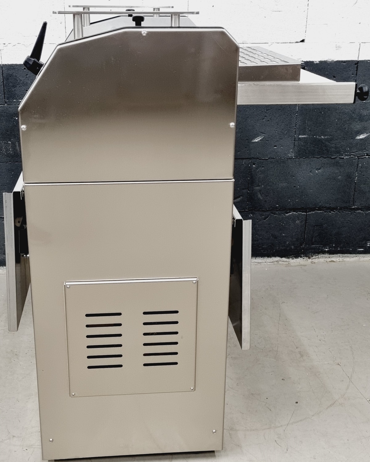Hörnchenwickelmaschine HWM 50 R NEU Hörnchenwickelmaschine HWM 50 R NEU