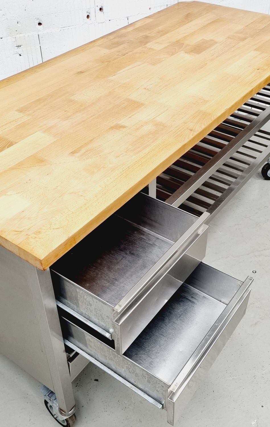 Arbeitstisch AT 2000 mit Buchenholzplatte und Schubladen