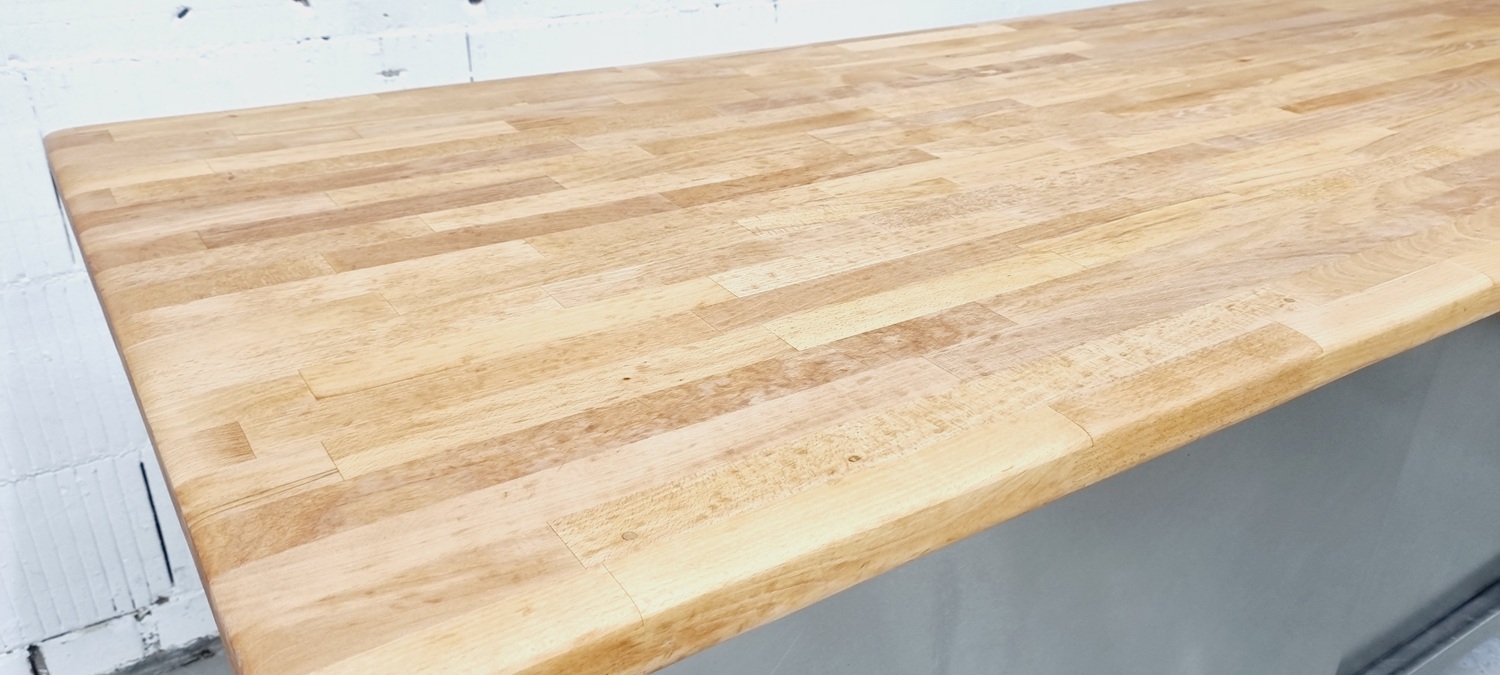 Arbeitstisch AT 2000 mit Buchenholzplatte und Schiebetür