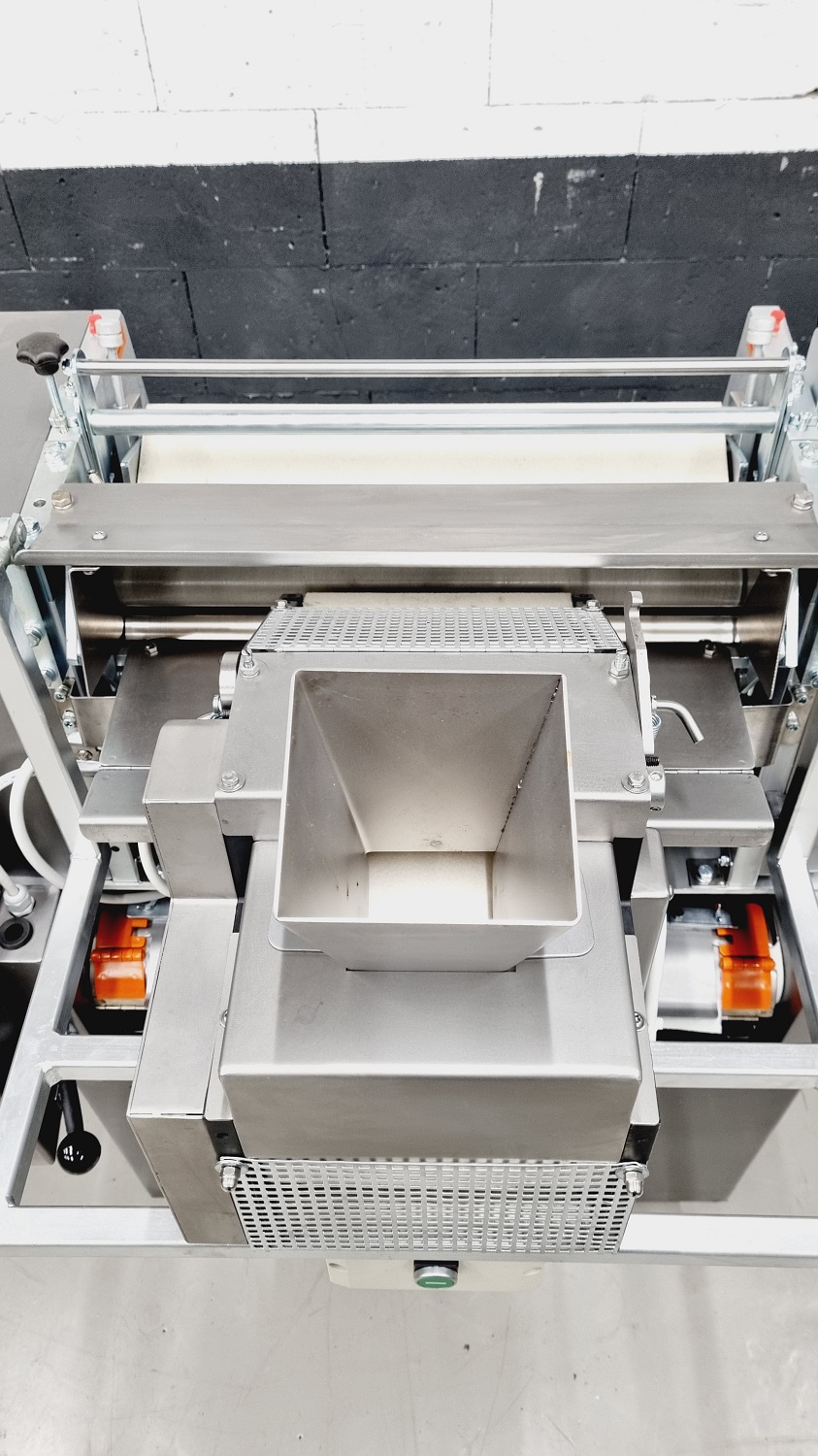 Hörnchenwickelmaschine Universum HWM 50/70 + EB