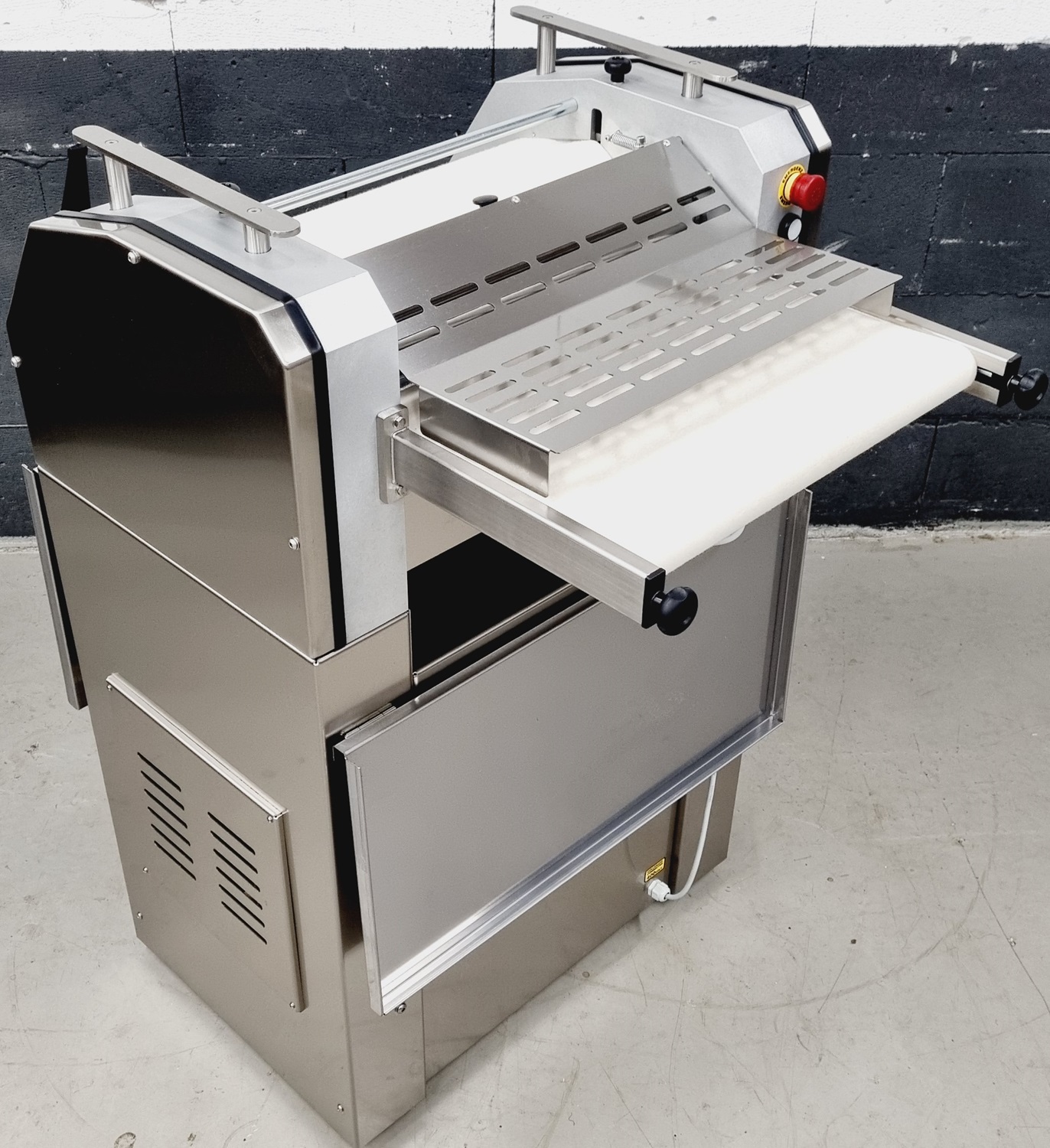 Hörnchenwickelmaschine HWM 50 R NEU Hörnchenwickelmaschine HWM 50 R NEU