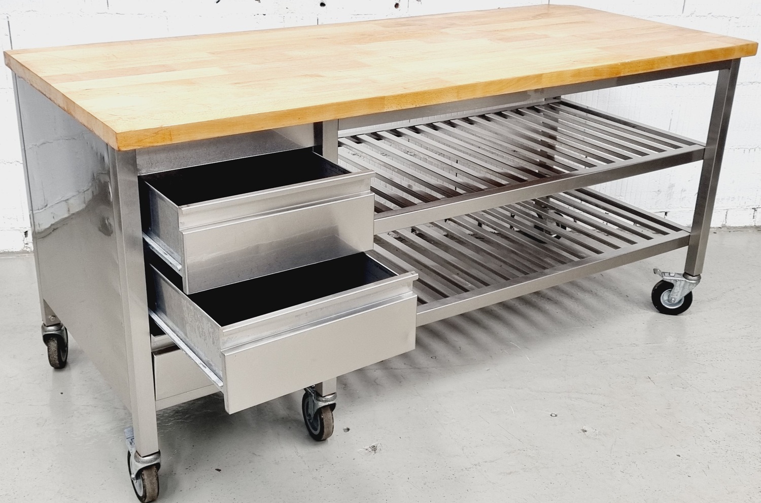 Arbeitstisch AT 2000 mit Buchenholzplatte und Schubladen