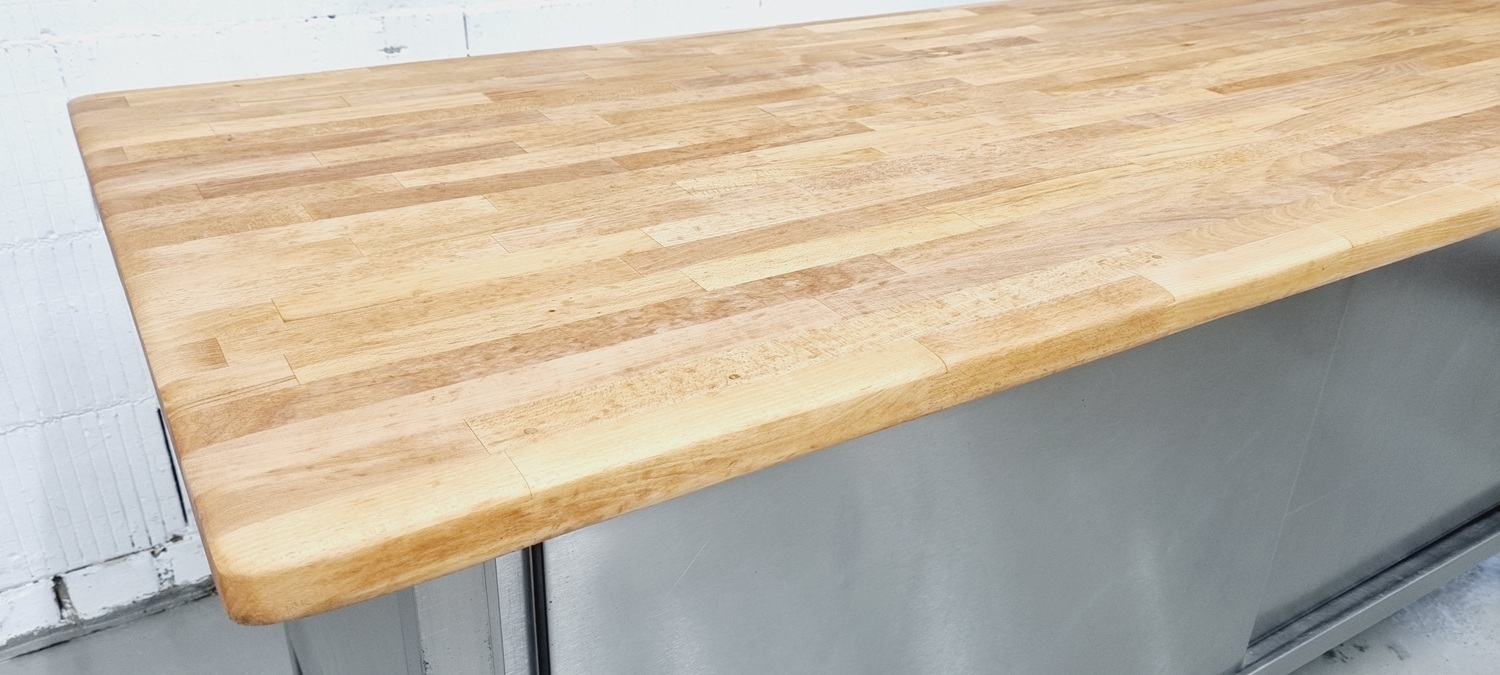 Arbeitstisch AT 2000 mit Buchenholzplatte und Schiebetür